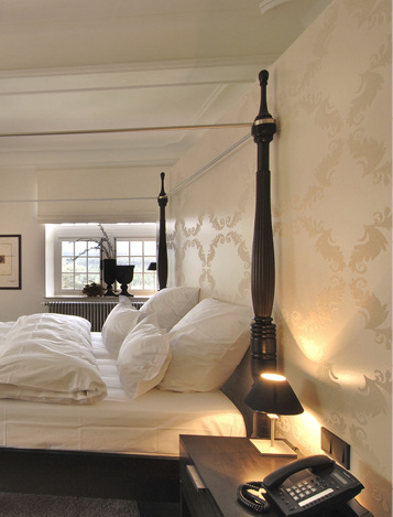 Manoir de Lébioles Belgien Hotelzimmer mit Wandgestaltung